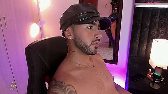 Snapshot of ItsMeEros chatting on 11/08/25, 11:36 ItsMeEros online show from 11/08/25, 11:36