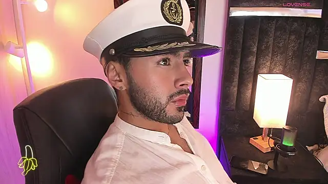 Snapshot of ItsMeEros chatting on 11/26/25, 10:33 ItsMeEros online show from 11/26/25, 10:33