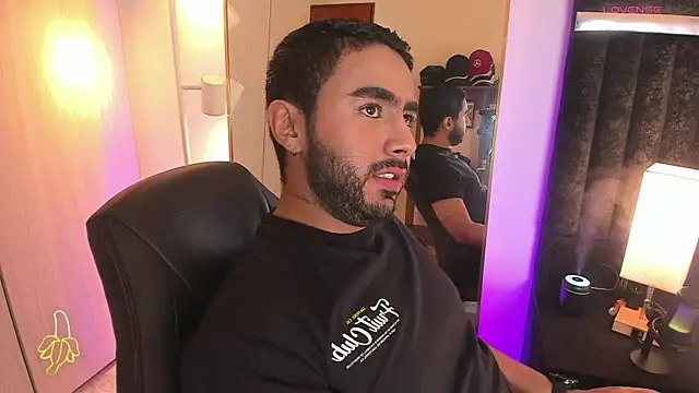 Snapshot of ItsMeEros chatting on 12/14/25, 10:14 ItsMeEros online show from 12/14/25, 10:14