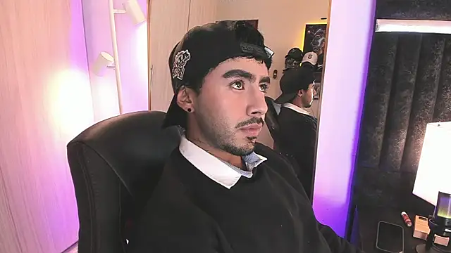 Snapshot of ItsMeEros chatting on 04/06/26, 10:33 ItsMeEros online show from 04/06/26, 10:33