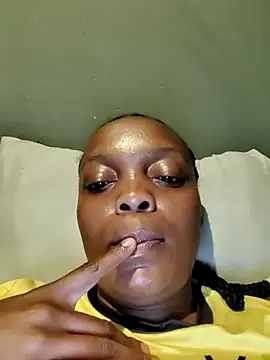 Snapshot of EbonyBuu chatting on 04/04/26, 06:49 EbonyBuu online show from 04/04/26, 06:49