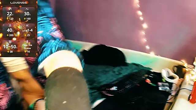 Snapshot of Littlepinkcat chatting on 01/14/25, 05:56 Littlepinkcat online show from 01/14/25, 05:56