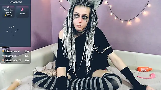 Snapshot of Littlepinkcat chatting on 02/13/25, 08:27 Littlepinkcat online show from 02/13/25, 08:27