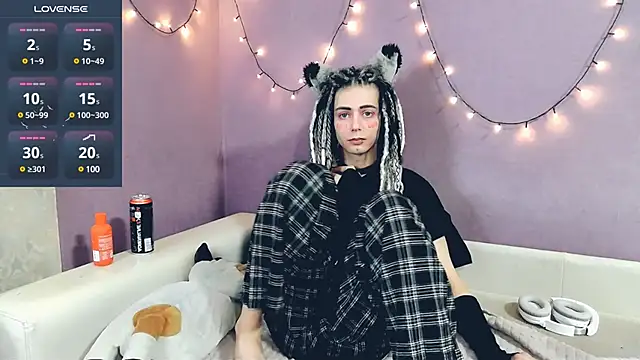 Snapshot of Littlepinkcat chatting on 02/14/25, 02:39 Littlepinkcat online show from 02/14/25, 02:39