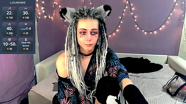 Snapshot of Littlepinkcat chatting on 02/16/25, 11:05 Littlepinkcat online show from 02/16/25, 11:05