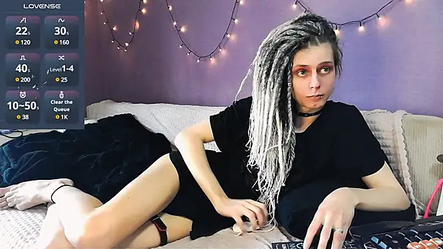 Snapshot of Littlepinkcat chatting on 03/18/25, 08:25 Littlepinkcat online show from 03/18/25, 08:25