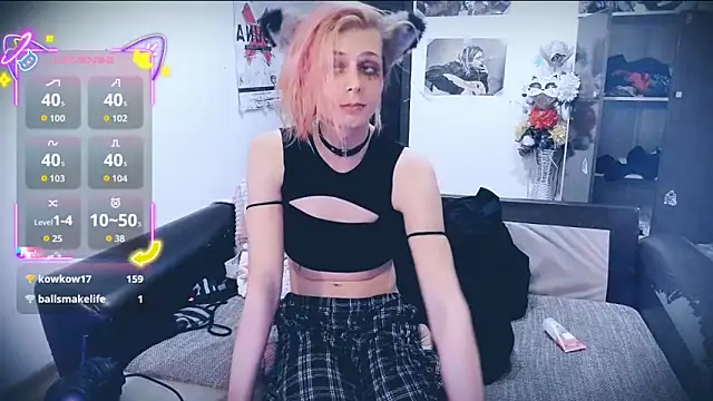 Snapshot of Littlepinkcat chatting on 09/26/25, 10:36 Littlepinkcat online show from 09/26/25, 10:36