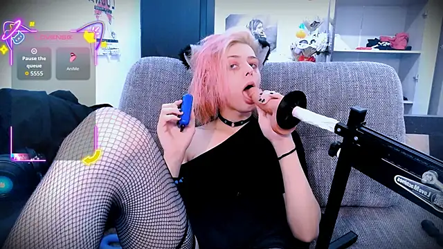 Snapshot of Littlepinkcat chatting on 10/02/25, 11:12 Littlepinkcat online show from 10/02/25, 11:12