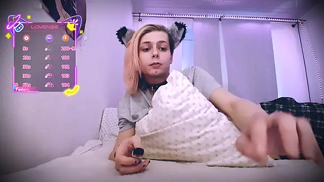 Snapshot of Littlepinkcat chatting on 12/04/25, 06:34 Littlepinkcat online show from 12/04/25, 06:34