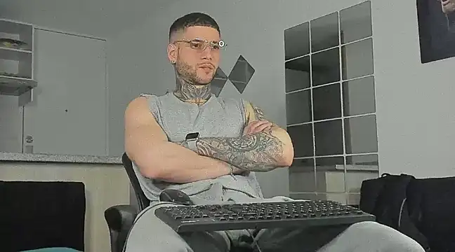  jamesleandros1 online show from 12/28/24, 02:01