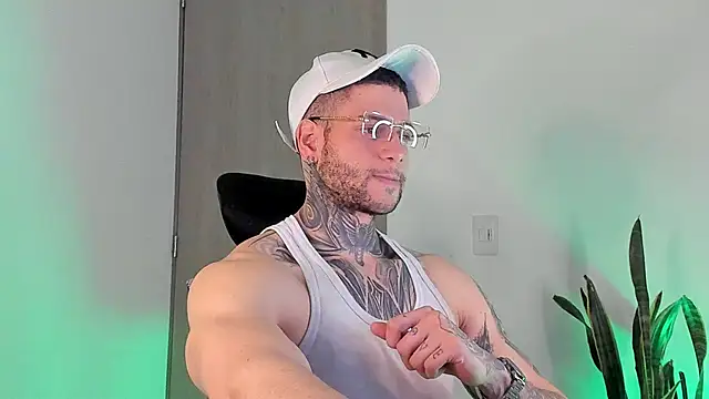  jamesleandros1 online show from 02/02/26, 09:30