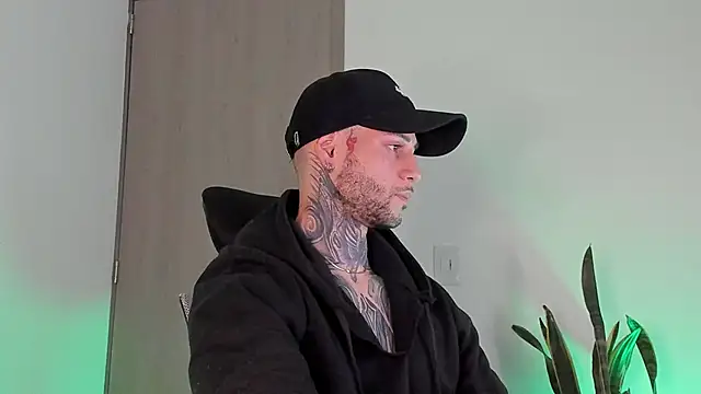  jamesleandros1 online show from 02/17/26, 03:14