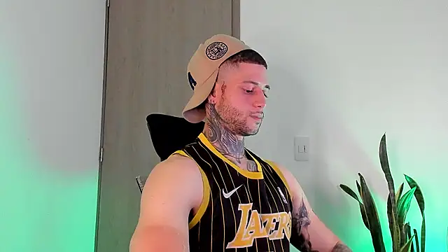 Snapshot of _jamesleandros1 chatting on 03/08/26, 02:59 jamesleandros1 online show from 03/08/26, 02:59