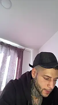 Snapshot of _jamesleandros1 chatting on 03/22/26, 01:36 jamesleandros1 online show from 03/22/26, 01:36