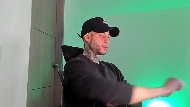 Snapshot of _jamesleandros1 chatting on 03/26/26, 01:44 jamesleandros1 online show from 03/26/26, 01:44