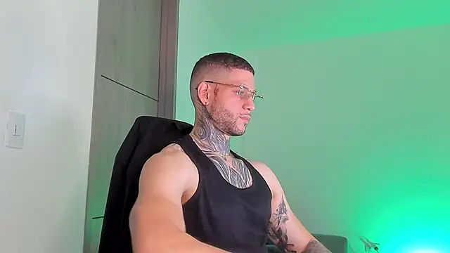 Snapshot of _jamesleandros1 chatting on 03/28/26, 04:12 jamesleandros1 online show from 03/28/26, 04:12