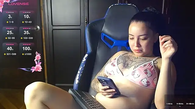 Snapshot of jaydensalvatore_ chatting on 02/15/26, 10:06 jaydensalvatore online show from 02/15/26, 10:06