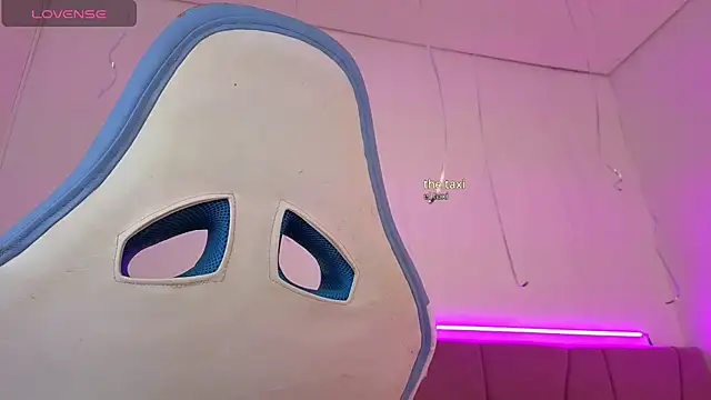 Snapshot of PIA_STONE chatting on 12/02/25, 07:53 PIA STONE online show from 12/02/25, 07:53