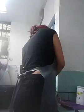 Snapshot of SabinaMerchetti chatting on 12/21/24, 10:51 SabinaMerchetti online show from 12/21/24, 10:51