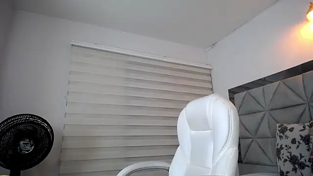 Snapshot of nana_levy chatting on 12/29/24, 05:31 nana levy online show from 12/29/24, 05:31