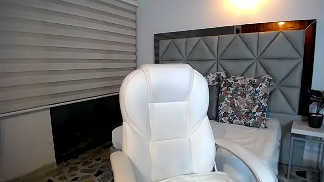 Snapshot of nana_levy chatting on 01/08/25, 03:51 nana levy online show from 01/08/25, 03:51