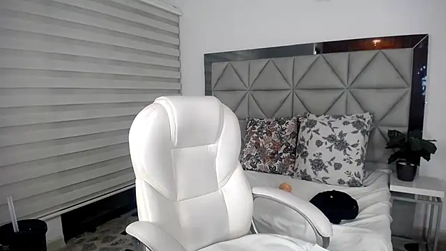 Snapshot of nana_levy chatting on 01/17/25, 09:39 nana levy online show from 01/17/25, 09:39