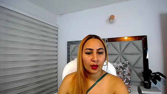 Snapshot of nana_levy chatting on 01/21/25, 04:21 nana levy online show from 01/21/25, 04:21