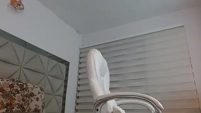 Snapshot of nana_levy chatting on 03/20/25, 07:25 nana levy online show from 03/20/25, 07:25