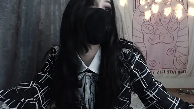 Snapshot of Holy420lolii chatting on 02/14/25, 05:14 Holy420lolii online show from 02/14/25, 05:14