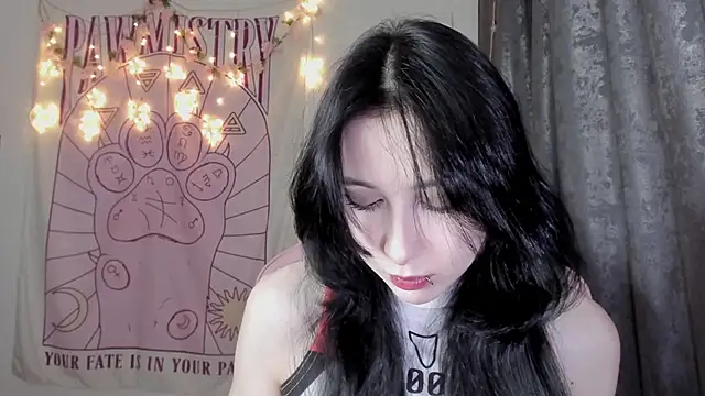 Snapshot of Holy420lolii chatting on 11/09/25, 06:39 Holy420lolii online show from 11/09/25, 06:39