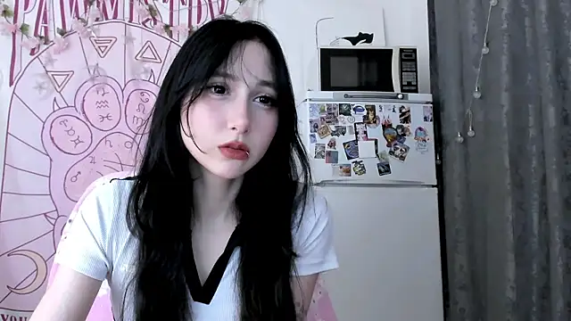 Snapshot of Holy420lolii chatting on 03/21/26, 06:00 Holy420lolii online show from 03/21/26, 06:00