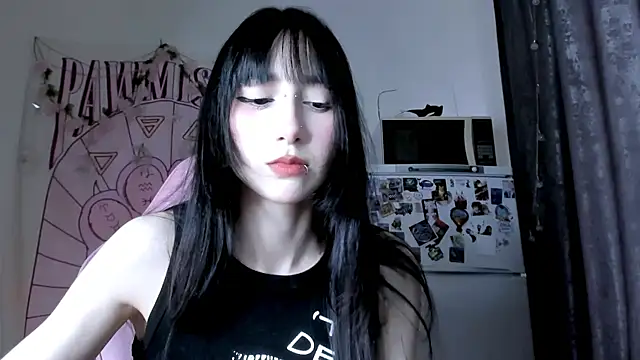 Snapshot of Holy420lolii chatting on 05/15/26, 03:41 Holy420lolii online show from 05/15/26, 03:41