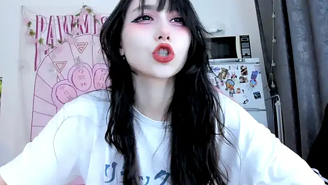 Snapshot of Holy420lolii chatting on 05/28/26, 06:16 Holy420lolii online show from 05/28/26, 06:16