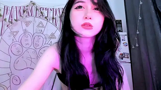 Snapshot of Holy420lolii chatting on 07/28/26, 07:26 Holy420lolii online show from 07/28/26, 07:26