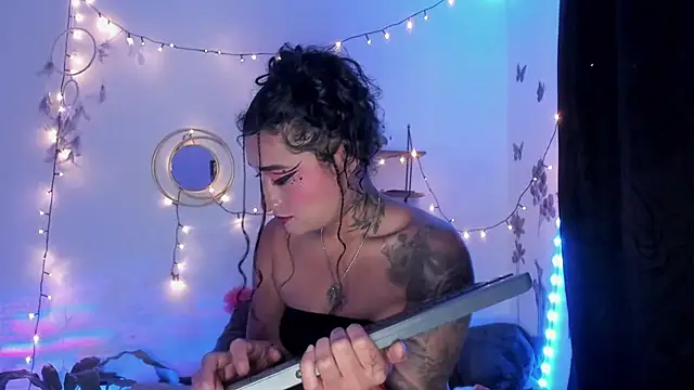 Snapshot of Eva_Lee_ chatting on 03/01/25, 06:24 Eva Lee  online show from 03/01/25, 06:24