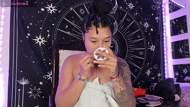 Snapshot of Eva_Lee_ chatting on 09/21/25, 06:26 Eva Lee  online show from 09/21/25, 06:26