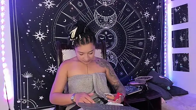 Snapshot of Eva_Lee_ chatting on 10/01/25, 08:31 Eva Lee  online show from 10/01/25, 08:31