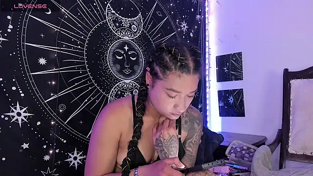 Snapshot of Eva_Lee_ chatting on 10/16/25, 09:10 Eva Lee  online show from 10/16/25, 09:10