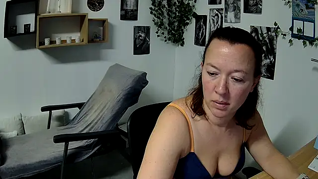 AnyaKreyxh online show from 01/15/25, 06:19