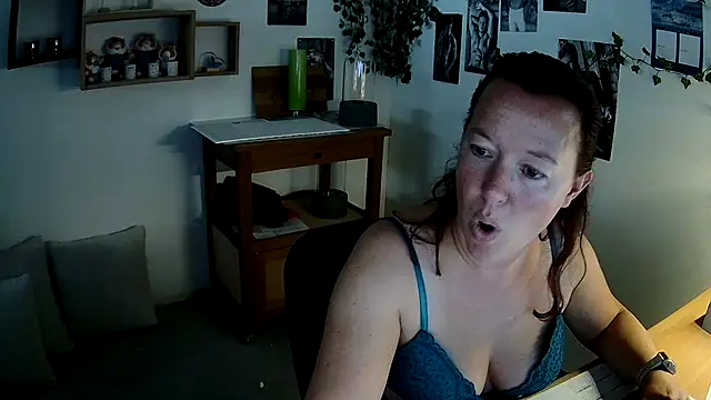 AnyaKreyxh online show from 10/19/25, 11:55