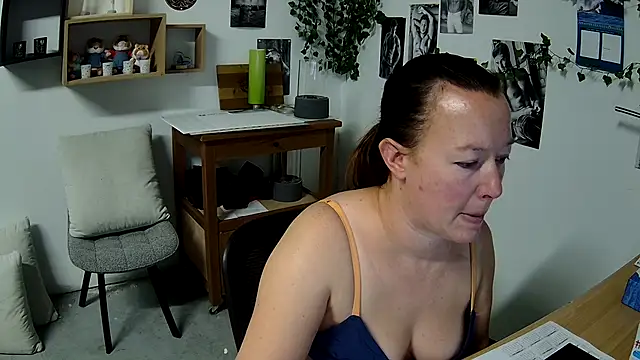 AnyaKreyxh online show from 11/13/25, 12:15