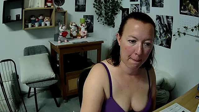 Snapshot of AnyaKrey@xh chatting on 03/10/26, 12:21 AnyaKreyxh online show from 03/10/26, 12:21