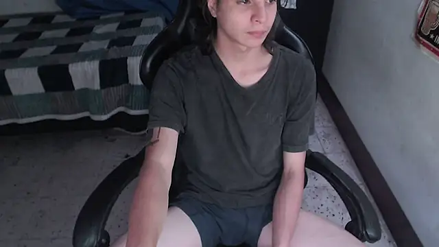 Snapshot of Elastic_Fantasy chatting on 04/24/26, 05:54 Elastic Fantasy online show from 04/24/26, 05:54