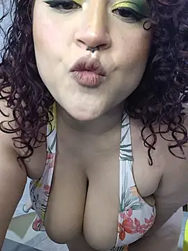 Snapshot of Sarita_Summer chatting on 10/29/25, 10:44 Sarita Summer online show from 10/29/25, 10:44