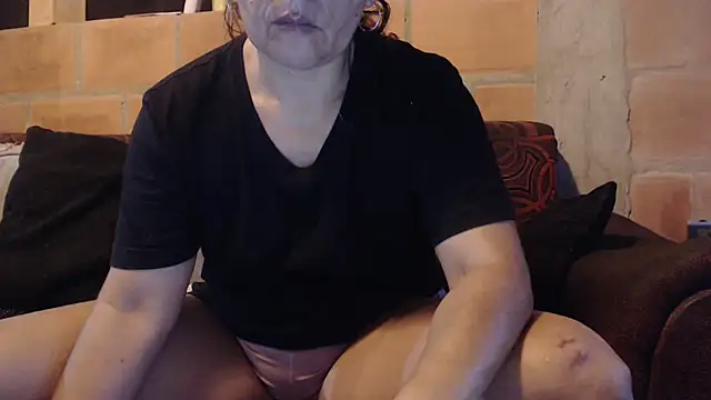 Snapshot of DevoraAmateur chatting on 02/20/25, 11:42 DevoraAmateur online show from 02/20/25, 11:42