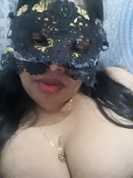 Snapshot of chubby_wife chatting on 07/12/26, 05:26 chubby wife online show from 07/12/26, 05:26