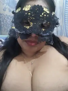 Snapshot of chubby_wife chatting on 07/17/26, 05:18 chubby wife online show from 07/17/26, 05:18