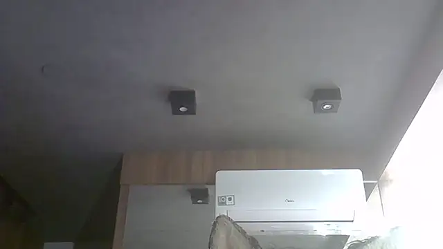 Skinny-Kitten online show from 12/21/25, 12:07