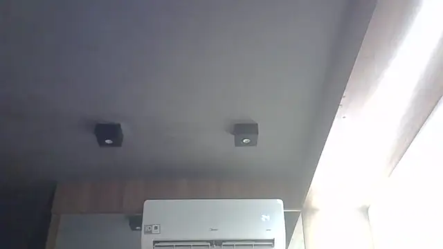 Skinny-Kitten online show from 04/01/26, 01:41