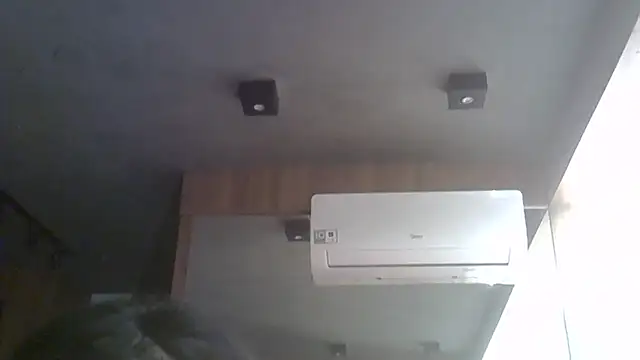 Skinny-Kitten online show from 04/12/26, 03:06